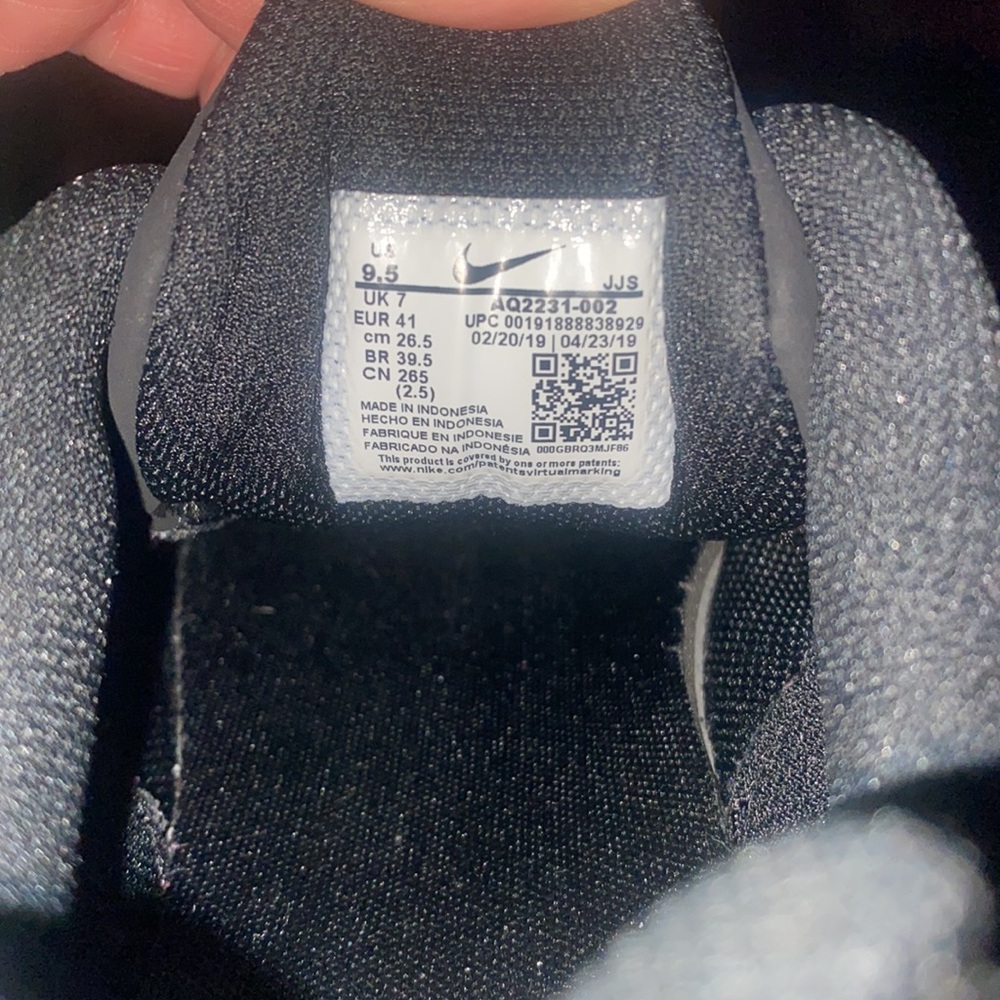 Women’s Nike everyday shoes - Picture 3 of 3